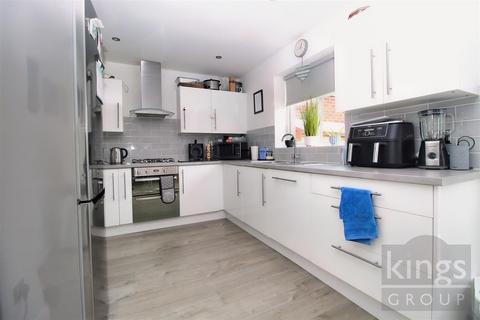 3 bedroom end of terrace house for sale, Tudor Avenue, Cheshunt, Waltham Cross