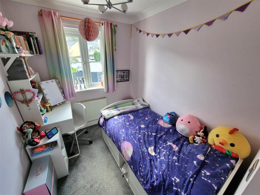 Bed 3.jpg