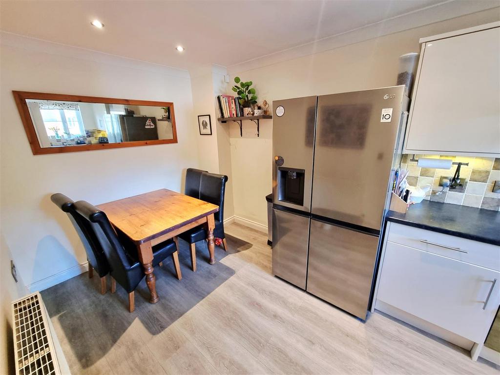 Dining area.jpg