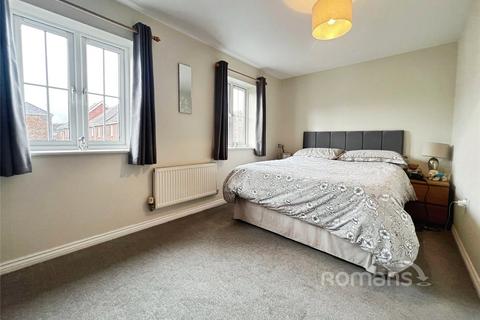 3 bedroom terraced house for sale, Vixen Drive, Aldershot, Hampshire
