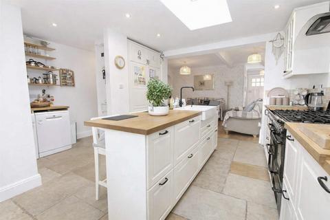 3 bedroom terraced house for sale, Chipstead Valley Road, Coulsdon CR5