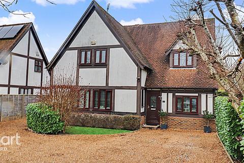 4 bedroom detached house for sale, Singleton Road, Ashford