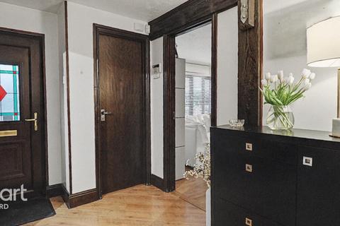 4 bedroom detached house for sale, Singleton Road, Ashford