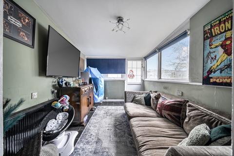 2 bedroom end of terrace house for sale, Almondsbury Road, Hampshire PO6