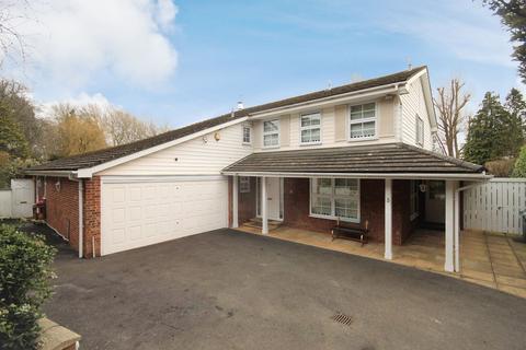 4 bedroom detached house for sale, Potters Heights Close, Pinner HA5