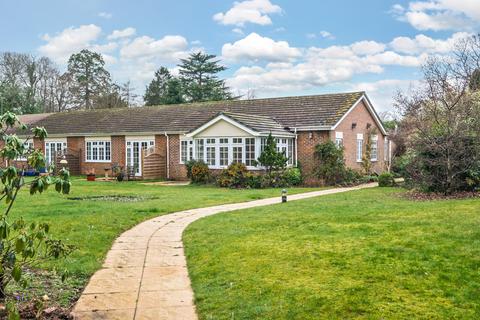 2 bedroom bungalow for sale, Tilford Road, Farnham, GU9