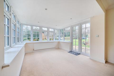2 bedroom bungalow for sale, Tilford Road, Farnham, GU9