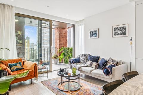 2 bedroom flat to rent, The Arc, City Road, London EC1V