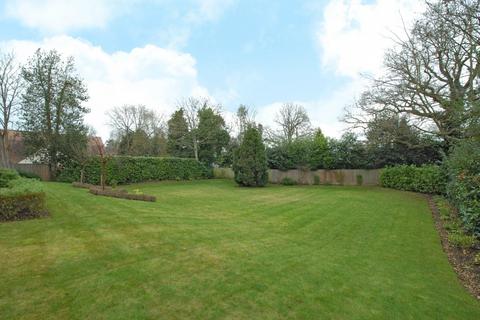 2 bedroom flat for sale, Packhorse Road, Gerrards Cross, Buckinghamshire