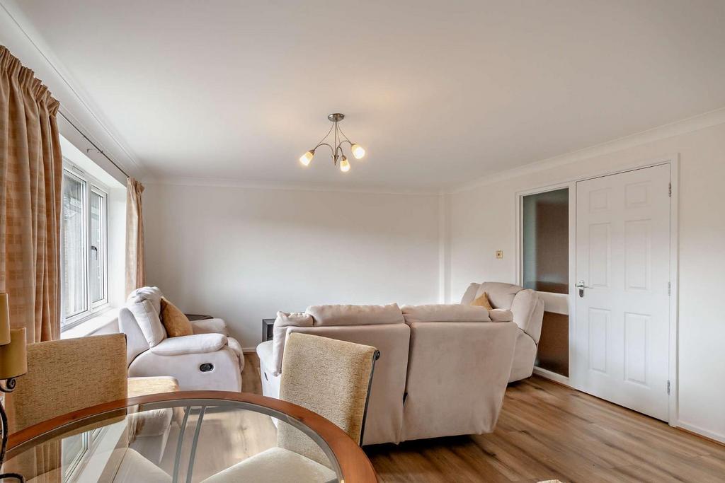 8561130-interior05-800.jpg