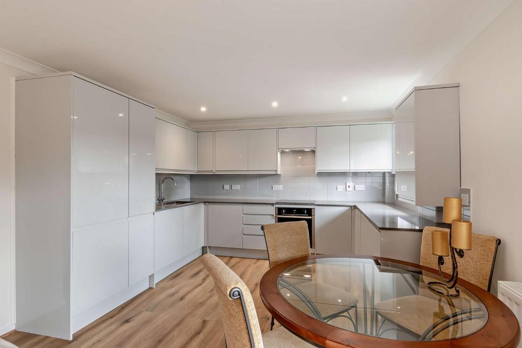 8561130-interior03-800.jpg