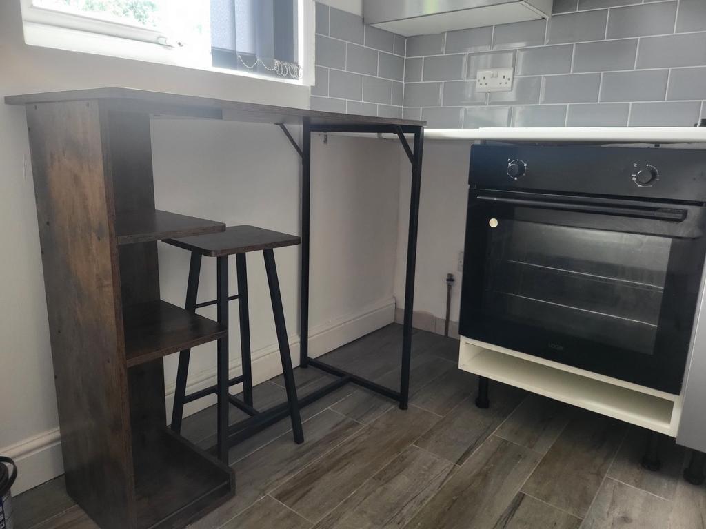 Apartment in Birmingham, Selly Park - View 4