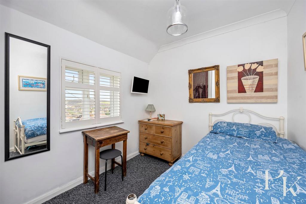 Rotherfield Crescent, 38-012.JPG