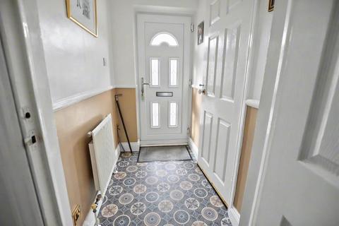 3 bedroom semi-detached house for sale, Gainsborough Avenue, Canvey Island SS8