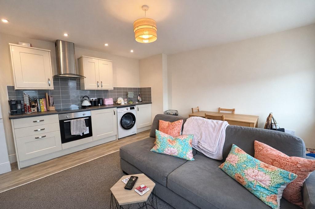 Lounge Kitchen