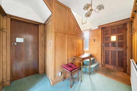 4 bedroom detached house for sale, Claygate Lane, Esher, KT10