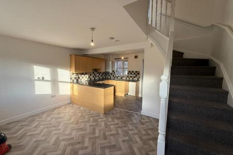 2 bedroom semi-detached house to rent, Norwich Road, Wisbech
