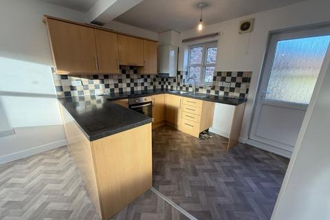 2 bedroom semi-detached house to rent, Norwich Road, Wisbech