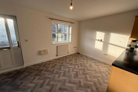 2 bedroom semi-detached house to rent, Norwich Road, Wisbech