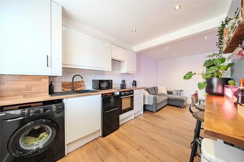 2 bedroom apartment for sale, Flat 1, 19-21, Station Road, Horsforth, Leeds, West Yorkshire