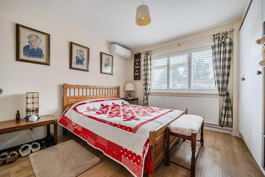 Bedroom 1 Pic 1