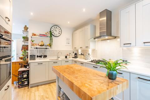 5 bedroom detached house for sale, Magpie Meadows, Luton LU1