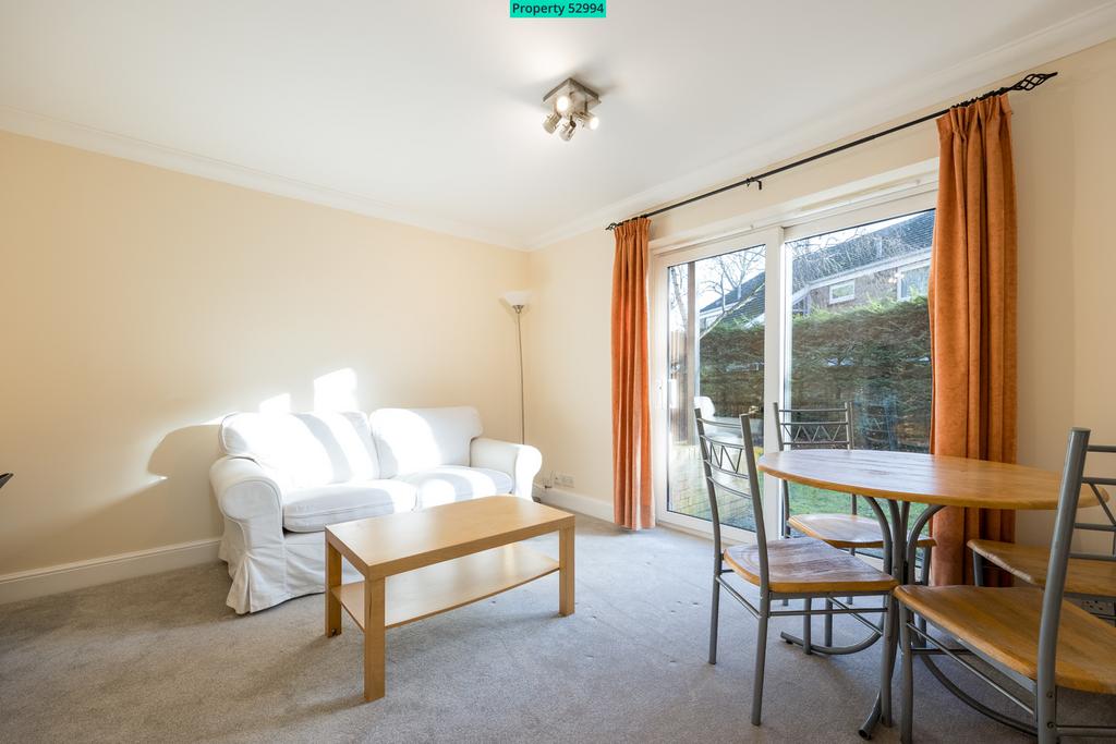 Bright &amp; Spacious Living Room