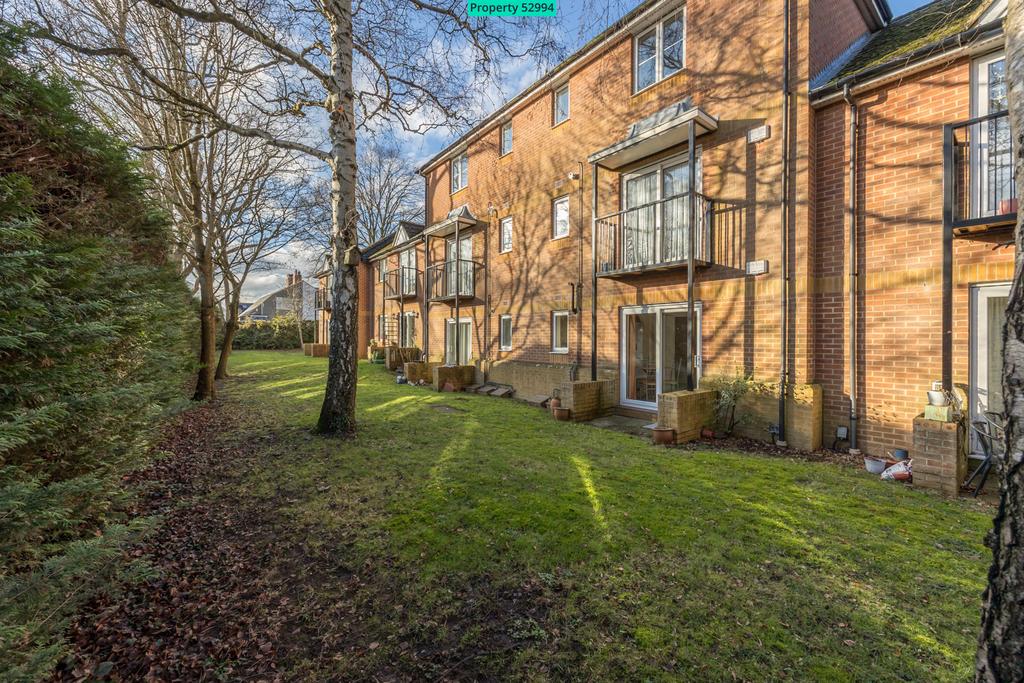 Communal Garden - Direct Access from the Flat