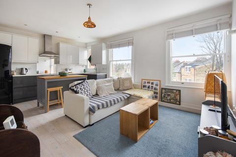2 bedroom flat for sale, Highbury New Park, London, N5