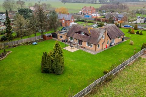undefined, Main Road, Newsholme DN14