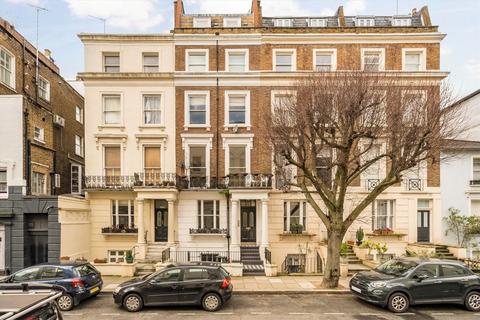 2 bedroom flat for sale, Monmouth Road, London W2