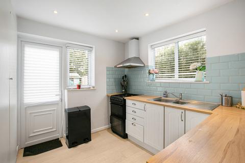 2 bedroom maisonette for sale, Catherine Drive, Sunbury-on-Thames, Surrey, TW16