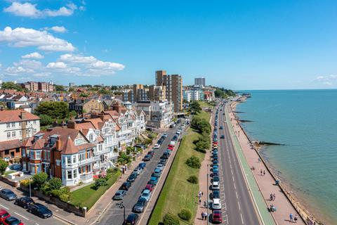 2 bedroom flat to rent, Palmeira Avenue, Westcliff-on-Sea, SS0