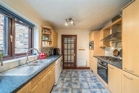 undefined, Latimer Road, Teddington TW11