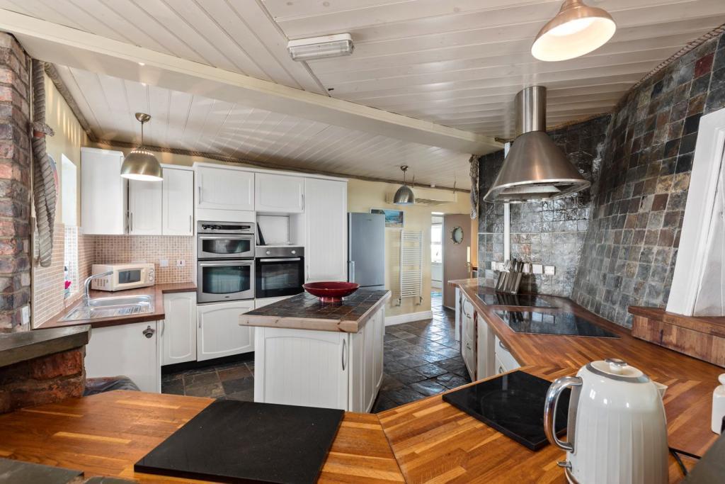 Lighthouse Kitchen.jpg