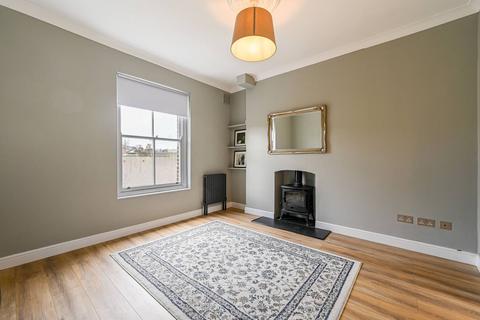 2 bedroom maisonette for sale, Woodhill, Woolwich, London, SE18