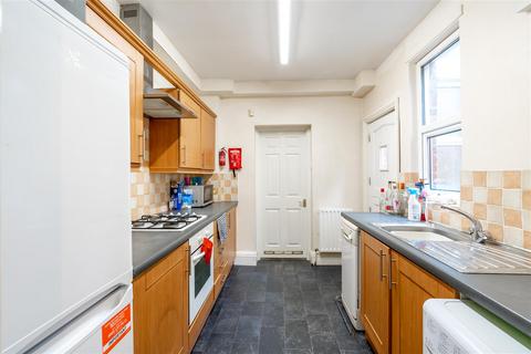 3 bedroom flat to rent, £1677.00 PCM - Tavistock Road, Jesmond, NE2