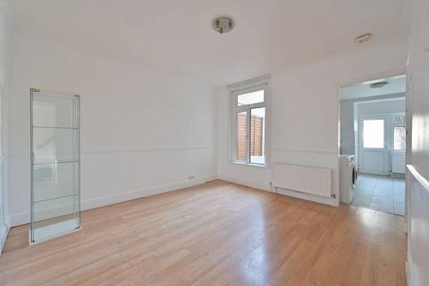 3 bedroom terraced house to rent, Princes Avenue, WD18, Watford, WD18