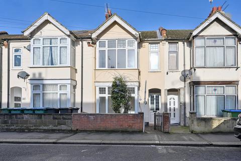 3 bedroom terraced house to rent, Princes Avenue, WD18, Watford, WD18