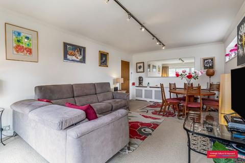 2 bedroom flat to rent, Stanhope Road, London, N6