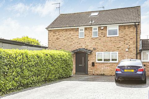 3 bedroom end of terrace house for sale, Puttocks Drive, Welham Green AL9