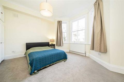 2 bedroom flat to rent, Sinclair Gardens, London W14