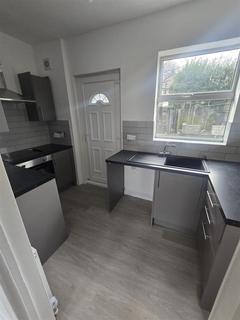 3 bedroom semi-detached house to rent, Kingsway, Fenham, Tyne & Wear
