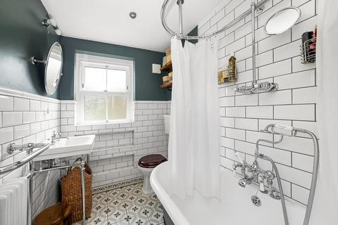 3 bedroom flat for sale, Devonshire Road, Forest Hill, London, SE23