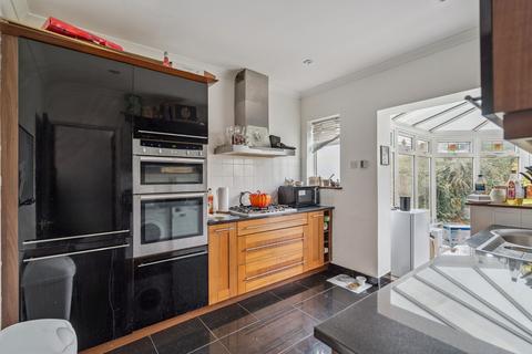 3 bedroom end of terrace house for sale, Ashdon Road, Bushey, WD23