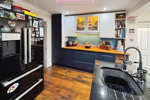 4 bedroom semi-detached house for sale, Church Road, Crockenhill, BR8