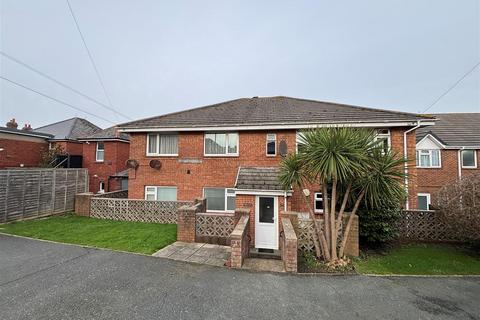 undefined, Avenue Road, Freshwater