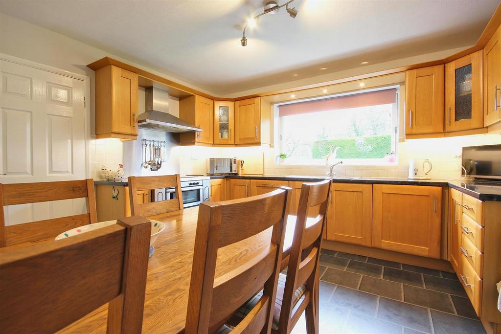 Dining kitchen