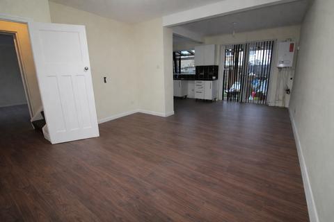 4 bedroom semi-detached house to rent, Stow Gardens, Edmonton