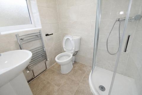 4 bedroom semi-detached house to rent, Stow Gardens, Edmonton